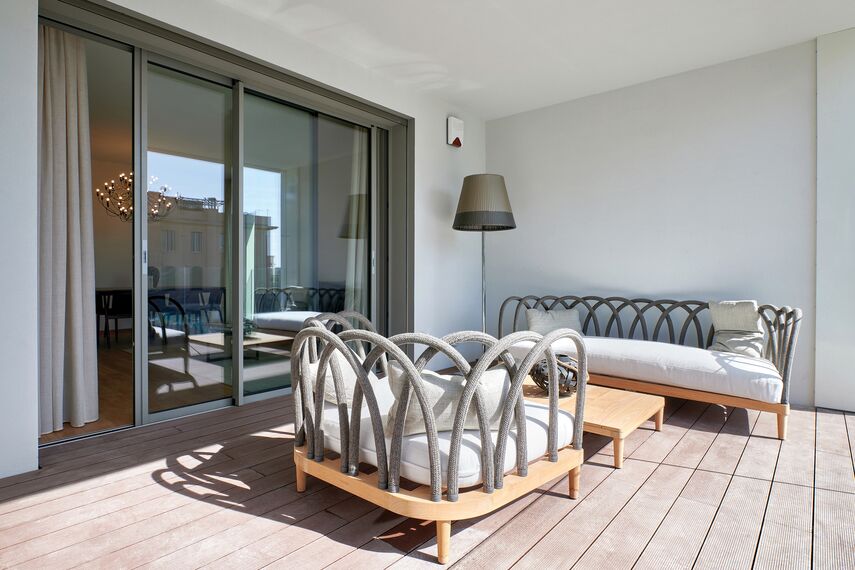 BriseSoleil 40 Solar Shading, CS 77 Hidden Vent Windows and SlimPatio 68 Sliding & Folding - Palazzo Arbà located in Genoa, Italy