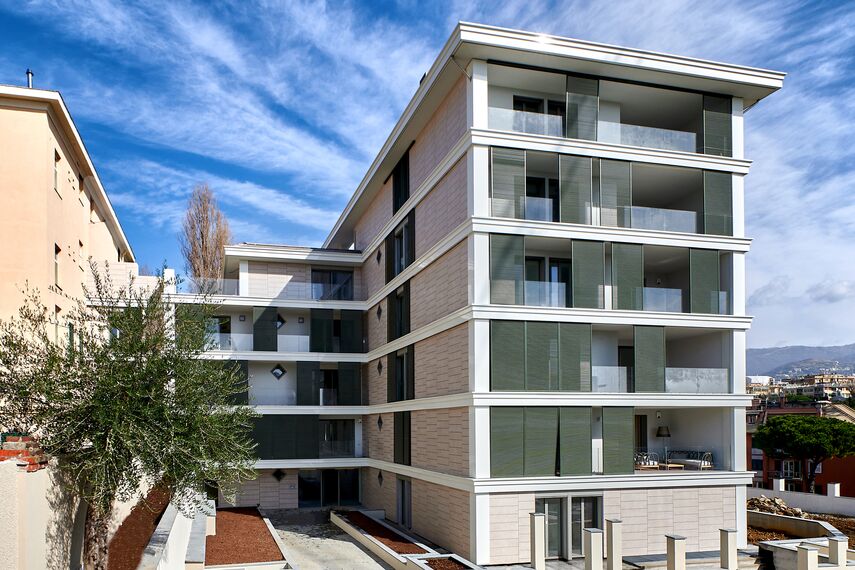 BriseSoleil 40 Solar Shading, CS 77 Hidden Vent Windows and SlimPatio 68 Sliding & Folding - Palazzo Arbà located in Genoa, Italy