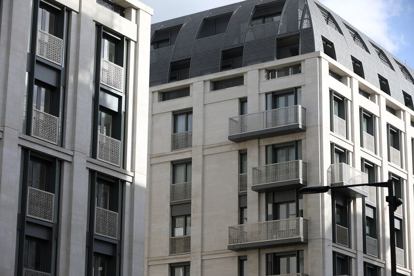 ConceptSystem 77 Doors, ConceptPatio 130 Sliding & Folding, CS 86-HI (c) Cancelled Systems, CW 86 Standard Façades and CW 86-EF Façades - 190 The Strand located in London, United Kingdom