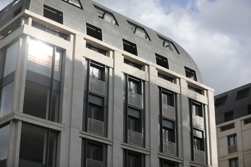 ConceptSystem 77 Doors, ConceptPatio 130 Sliding & Folding, CS 86-HI (c) Cancelled Systems, CW 86 Standard Façades and CW 86-EF Façades - 190 The Strand located in London, United Kingdom