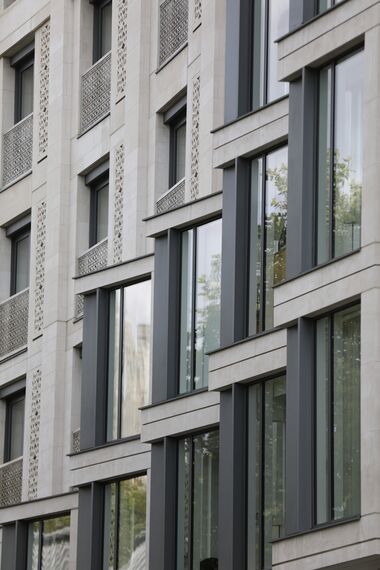 ConceptSystem 77 Doors, ConceptPatio 130 Sliding & Folding, CS 86-HI (c) Cancelled Systems, CW 86 Standard Façades and CW 86-EF Façades - 190 The Strand located in London, United Kingdom