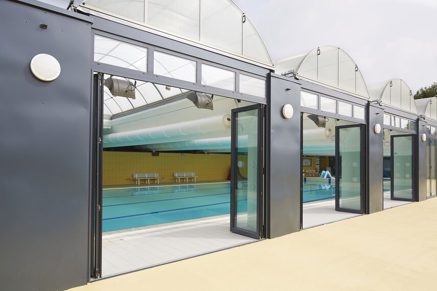 CS 86-HI (c) Cancelled Systems and ConceptFolding 77 Sliding & Folding - Swimming pool Swimming Pool located inFrance