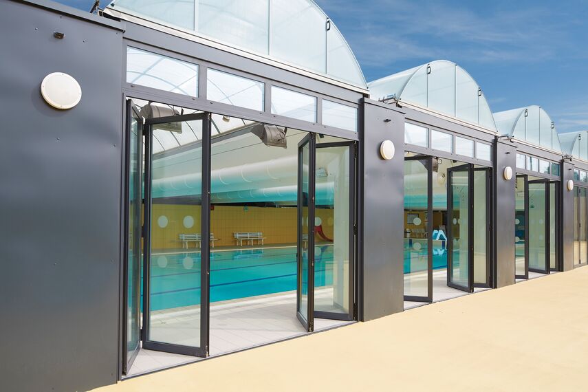 CS 86-HI (c) Cancelled Systems and ConceptFolding 77 Sliding & Folding - Swimming pool Swimming Pool located inFrance