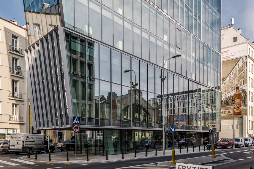 CW 50-HI Façades - The Nest located in Warsaw, Poland
