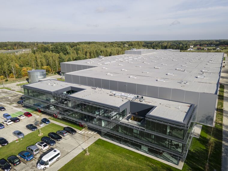 ConceptWall 60 Façades, ConceptWall 50 Façades, Paralline Cladding, ConceptSystem 59Pa Windows, HiFinity Sliding & Folding, Fixscreen Minimal Solar Shading, MasterPatio Sliding & Folding, CW 50-HI Façades, CW 60-HI Façades, MasterLine 8 HI Windows, CW 50-FP Façades, MasterLine 8-HI Doors, MasterLine 8 Pivot Door Doors and CS 77 Fire Proof Doors - Reynaers Central Europe Campus located in Przeszkoda, Poland
