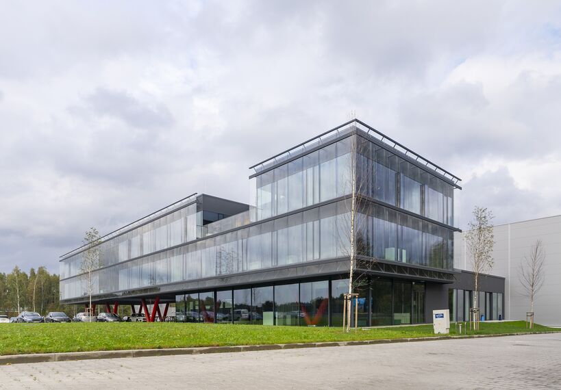 ConceptWall 60 Façades, ConceptWall 50 Façades, Paralline Cladding, ConceptSystem 59Pa Windows, HiFinity Sliding & Folding, Fixscreen Minimal Solar Shading, MasterPatio Sliding & Folding, CW 50-HI Façades, CW 60-HI Façades, MasterLine 8 HI Windows, CW 50-FP Façades, MasterLine 8-HI Doors, MasterLine 8 Pivot Door Doors and CS 77 Fire Proof Doors - Reynaers Central Europe Campus located in Przeszkoda, Poland