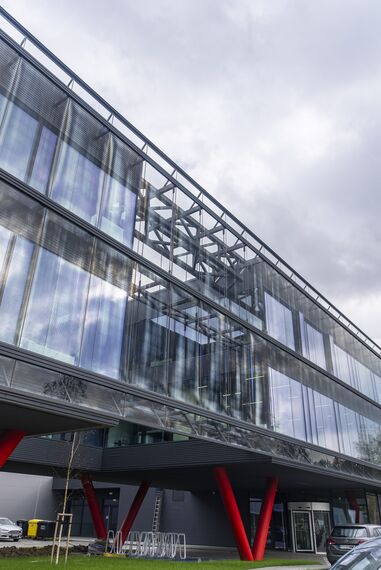 ConceptWall 60 Façades, ConceptWall 50 Façades, Paralline Cladding, ConceptSystem 59Pa Windows, HiFinity Sliding & Folding, Fixscreen Minimal Solar Shading, MasterPatio Sliding & Folding, CW 50-HI Façades, CW 60-HI Façades, MasterLine 8 HI Windows, CW 50-FP Façades, MasterLine 8-HI Doors, MasterLine 8 Pivot Door Doors and CS 77 Fire Proof Doors - Reynaers Central Europe Campus located in Przeszkoda, Poland