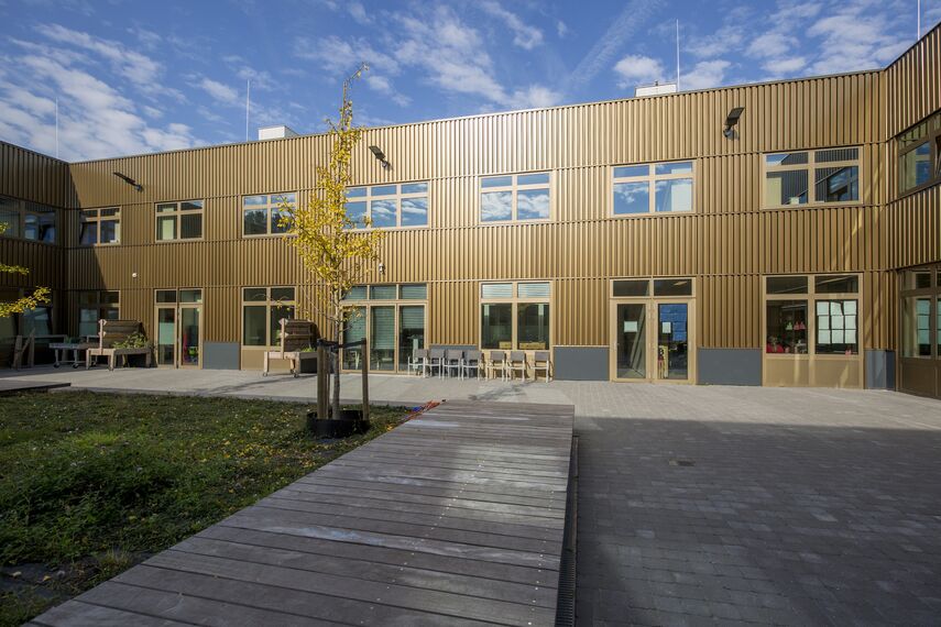 ConceptSystem 77 Doors, CS 77 Hidden Vent Windows, CW 50 Standard Façades and CW 50 Façades - School KJC Heliomare & MFS Heemskerk located in Heemskerk, The Netherlands