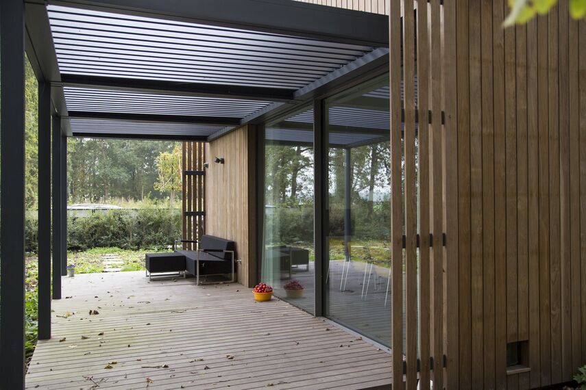 CS 86-HI (c) Cancelled Systems, ConceptWall 50 Façades and HiFinity Sliding & Folding - Forest villa Voorschoten located in Voorschoten, The Netherlands