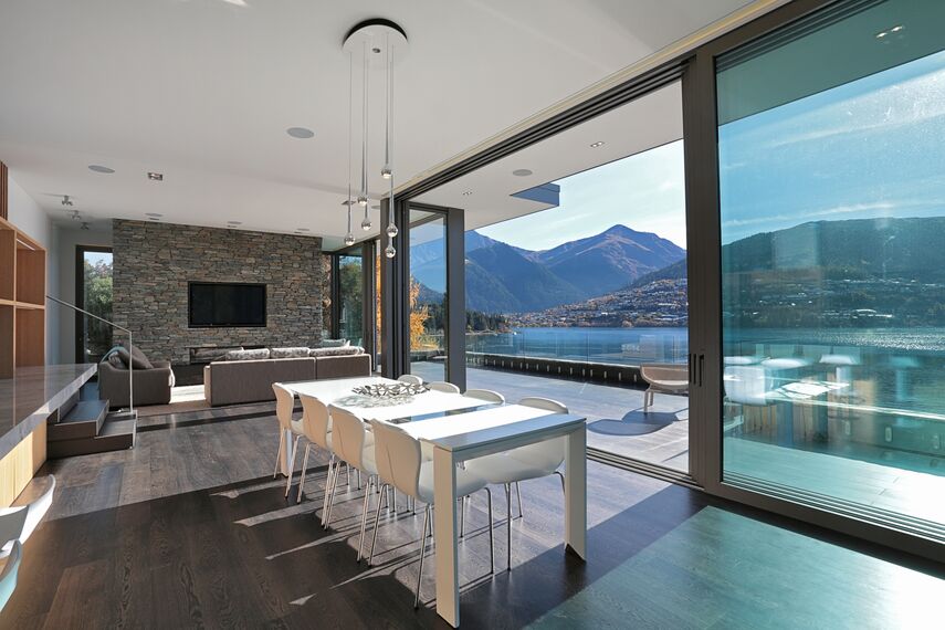 ConceptFolding 77 Sliding & Folding and ConceptSystem 77 Windows - Lake Wakatipu House located in Otago, New Zealand