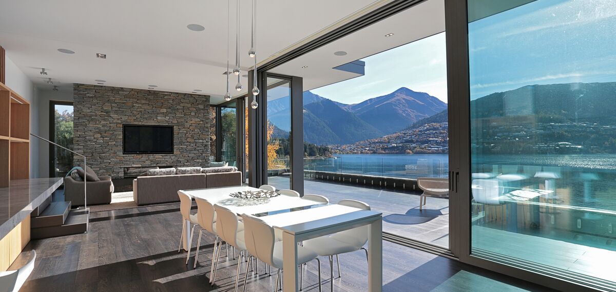 ConceptFolding 77 Sliding & Folding and ConceptSystem 77 Windows - Lake Wakatipu House located in Otago, New Zealand
