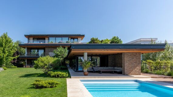 CW 50-SC Façades and MasterLine 8 HI+ Windows - M House located in Voluntari, Romania