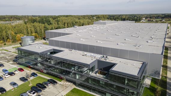 ConceptWall 60 Façades, ConceptWall 50 Façades, Paralline Cladding, ConceptSystem 59Pa Windows, HiFinity Sliding & Folding, Fixscreen Minimal Solar Shading, MasterPatio Sliding & Folding, CW 50-HI Façades, CW 60-HI Façades, MasterLine 8 HI Windows, CW 50-FP Façades, MasterLine 8-HI Doors, MasterLine 8 Pivot Door Doors and CS 77 Fire Proof Doors - Reynaers Central Europe Campus located in Przeszkoda, Poland