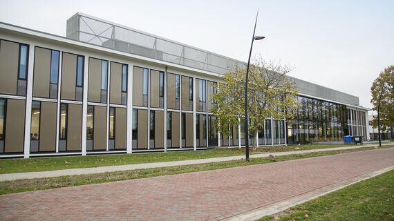 ConceptSystem 77 Doors, CW 50 Standard Façades, CW 50 Façades and CS 77 Hidden Vent Windows - Office building Building N Hengelo located in Hengelo, The Netherlands