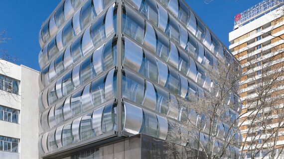ConceptWall 50 Façades and ConceptSystem 68 Doors - Blue building located in Madrid, Spain